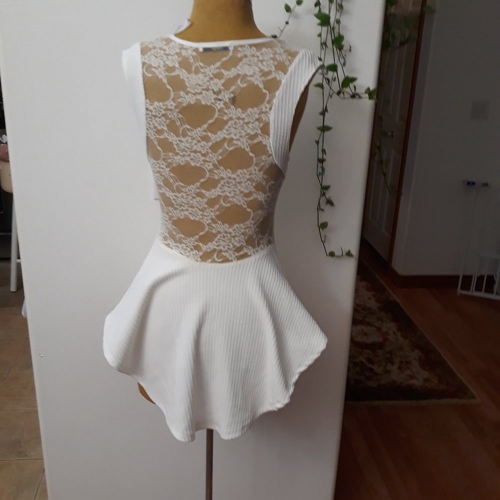 Beautiful top - Picture 5 of 5